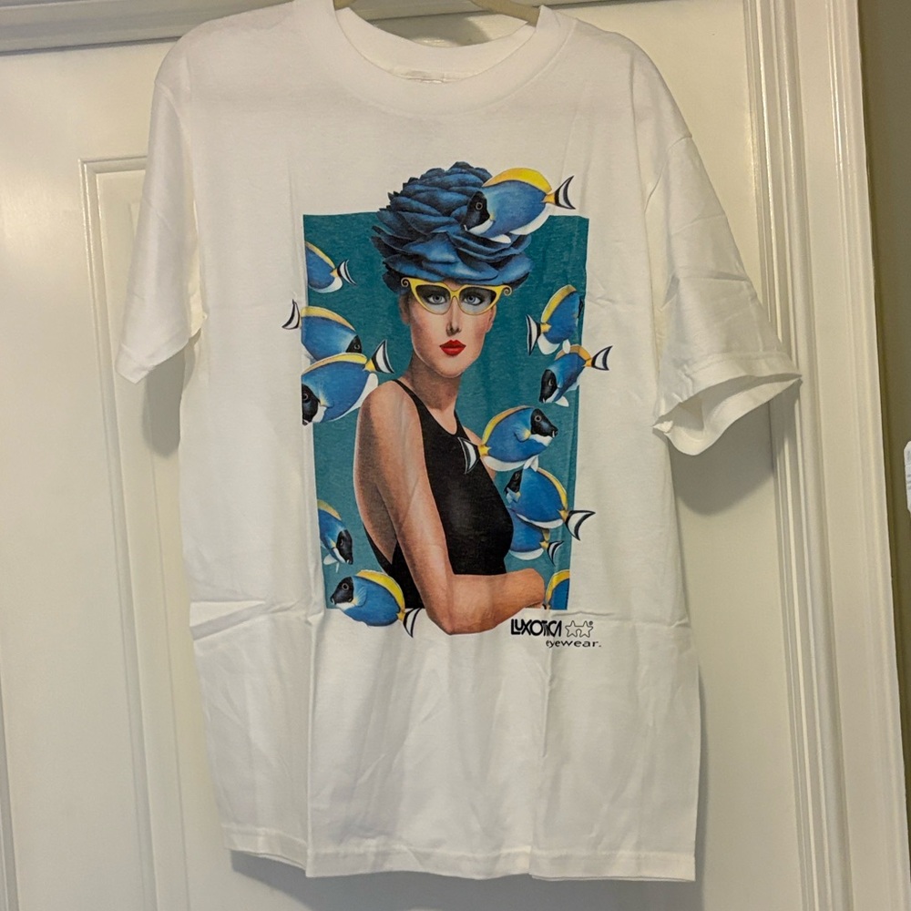 😎White Graphic size Large Luxottica Eyewear Vintage 90s T-Shirt